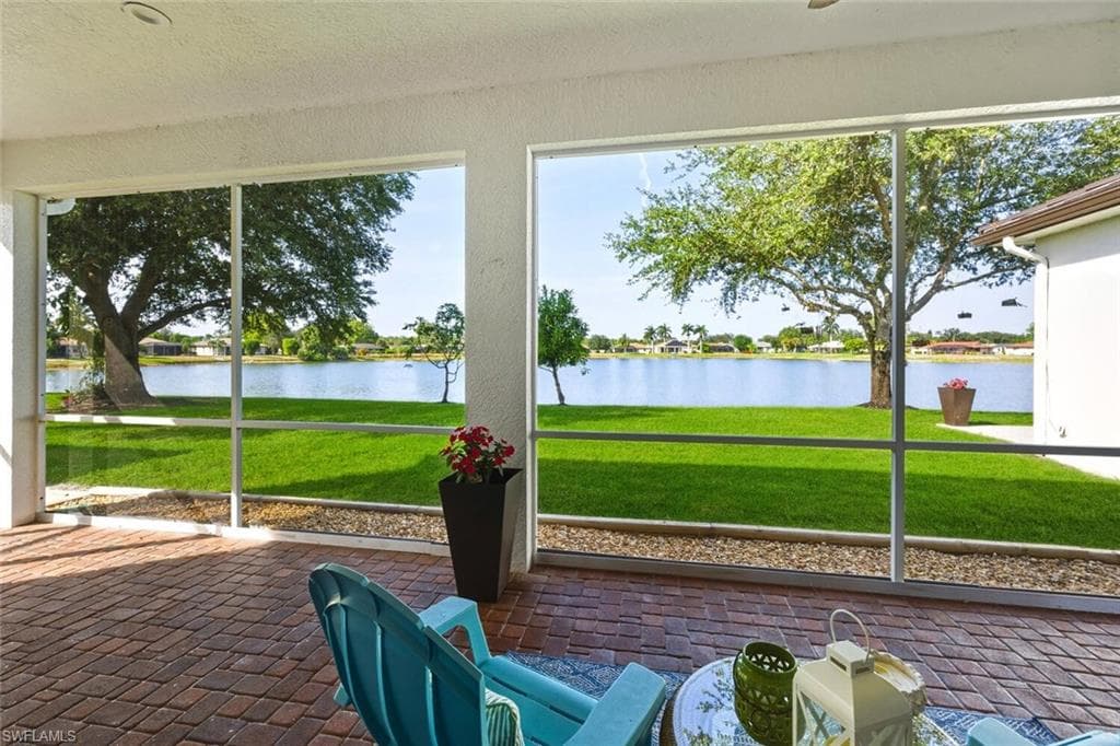 2257 Valencia Lakes CIR, NAPLES FL 34120-27