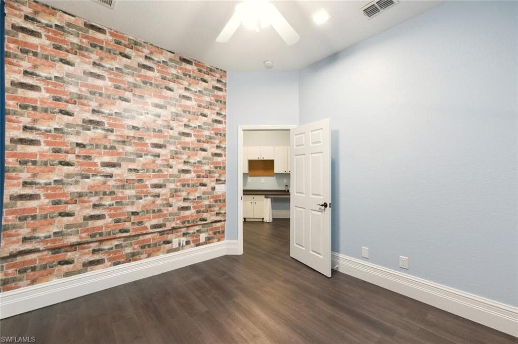 2257 Valencia Lakes CIR, NAPLES FL 34120-33