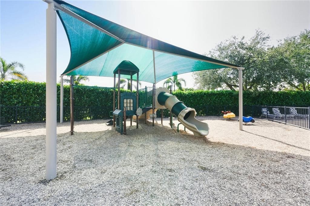 2257 Valencia Lakes CIR, NAPLES FL 34120-47