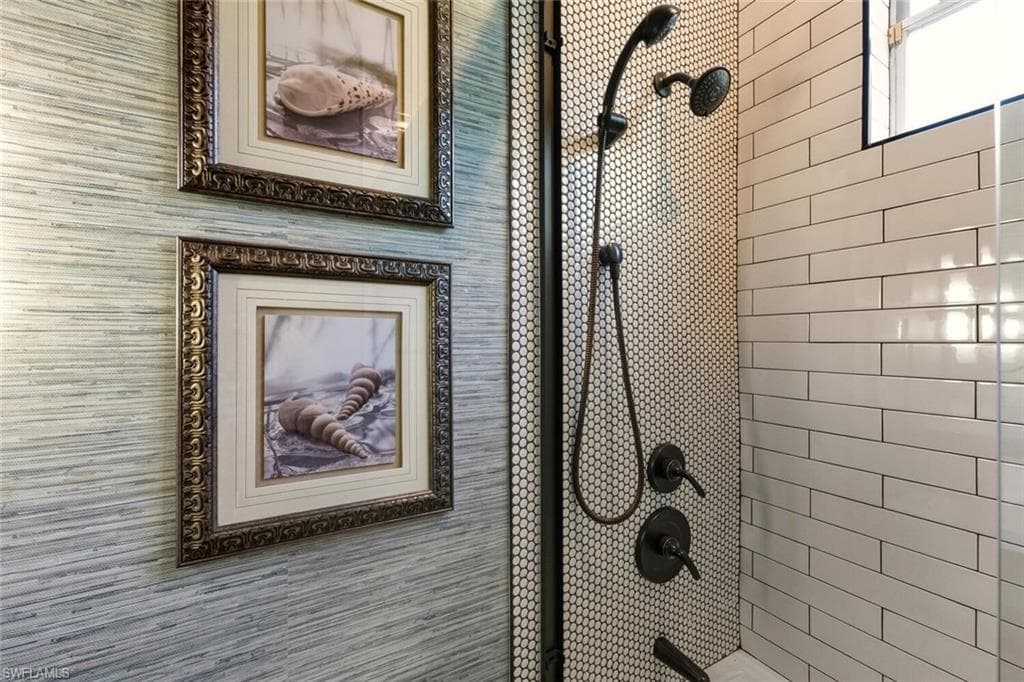 2257 Valencia Lakes CIR, NAPLES FL 34120-28