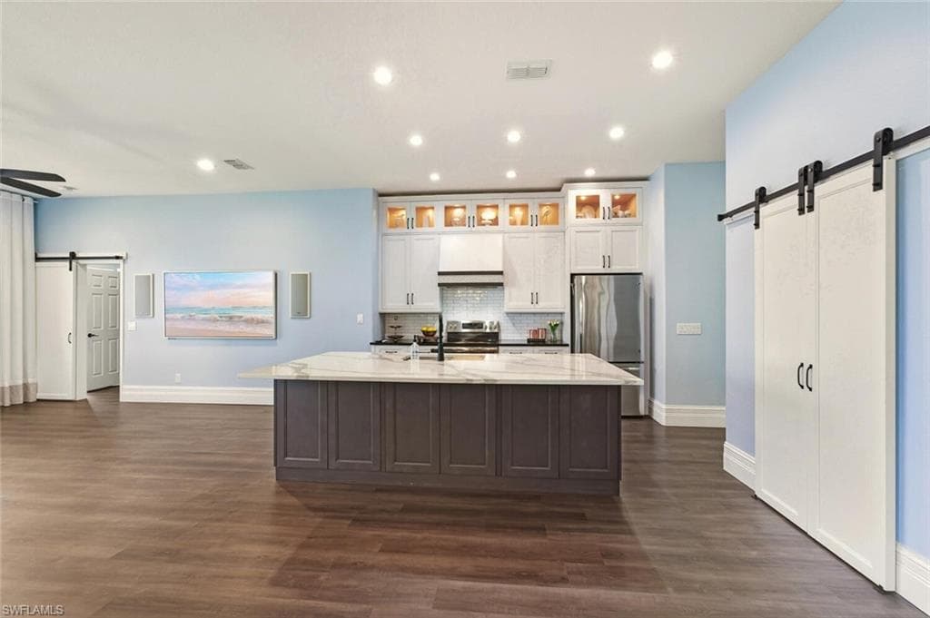 2257 Valencia Lakes CIR, NAPLES FL 34120-3