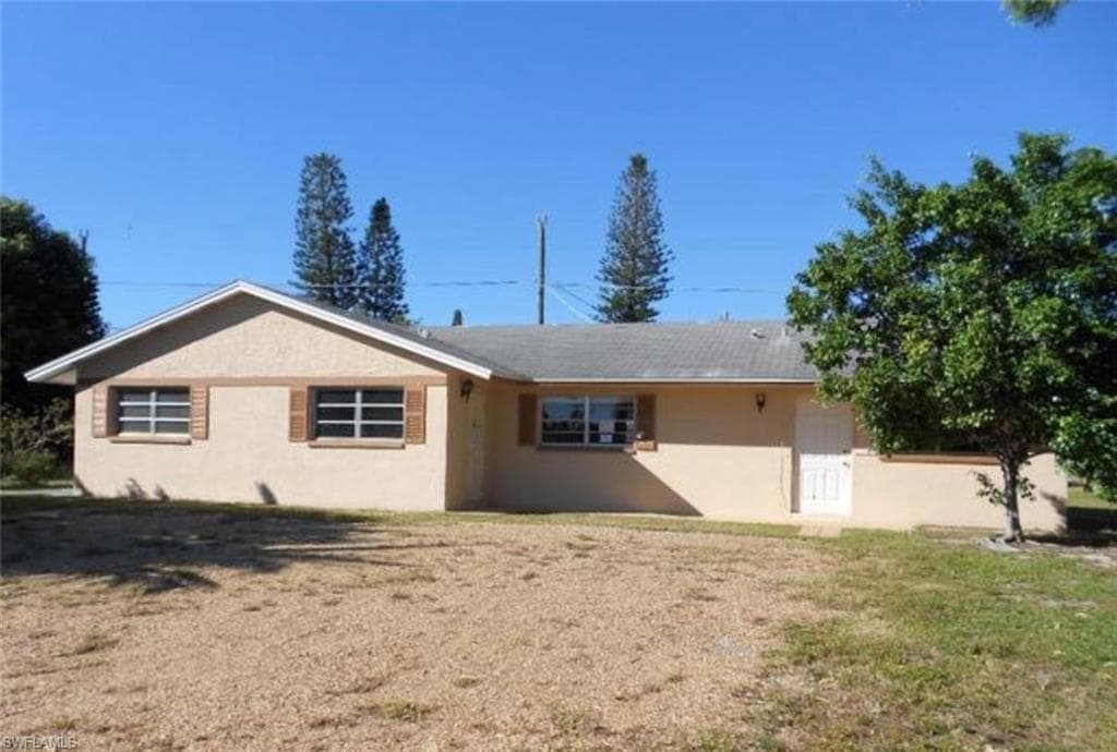 4783 Escobar AVE, NAPLES FL 34103-1