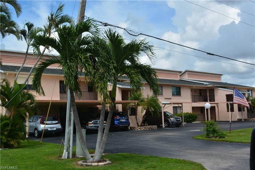 1003 SW 47th TER 201-2