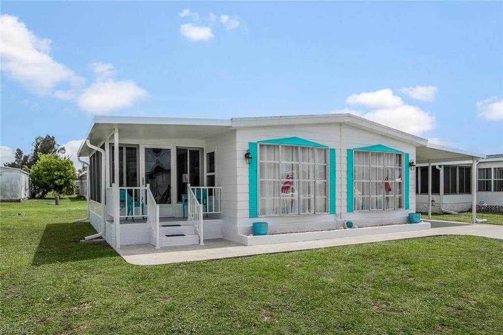 2782 Wedgewood DR, NORTH FORT MYERS FL 33917-1