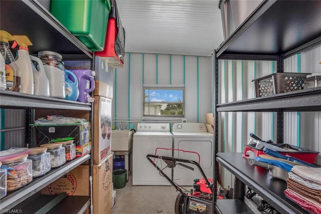 2782 Wedgewood DR, NORTH FORT MYERS FL 33917-16