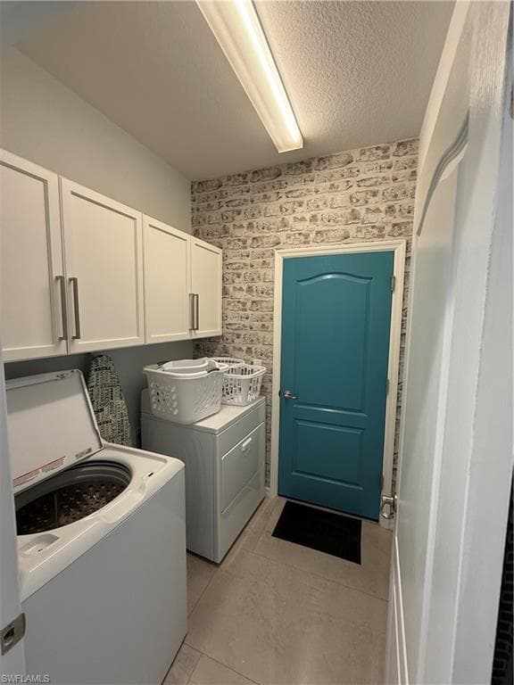 9317 Woodhurst DR, NAPLES FL 34120-13