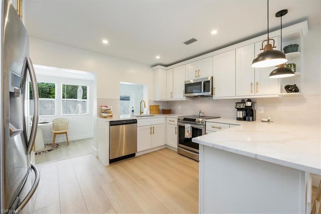 4523 Fluvia AVE, NAPLES FL 34103-4