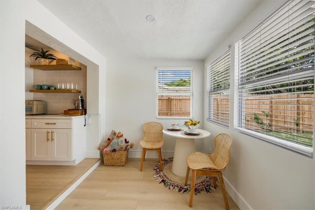 4523 Fluvia AVE, NAPLES FL 34103-8