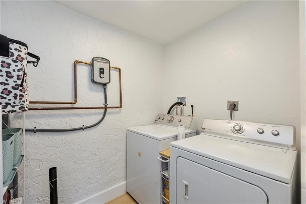 4523 Fluvia AVE, NAPLES FL 34103-18