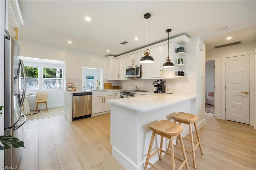 4523 Fluvia AVE, NAPLES FL 34103-3