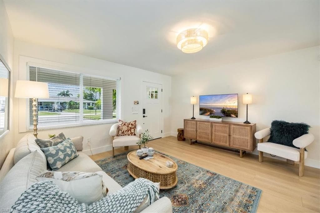 4523 Fluvia AVE, NAPLES FL 34103-2