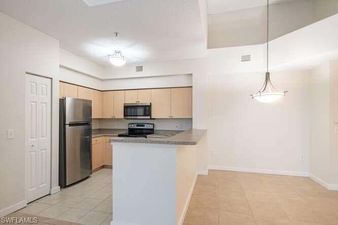1220 Reserve WAY # 305, NAPLES FL 34105-7