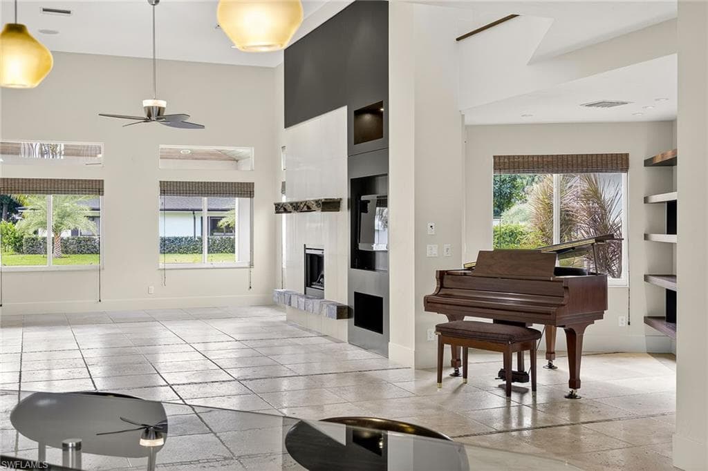 1321 Hanton AVE-17
