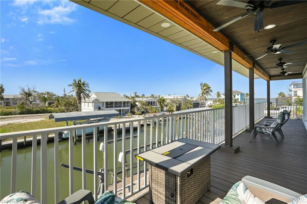 189 Curlew ST, FORT MYERS BEACH FL 33931-40