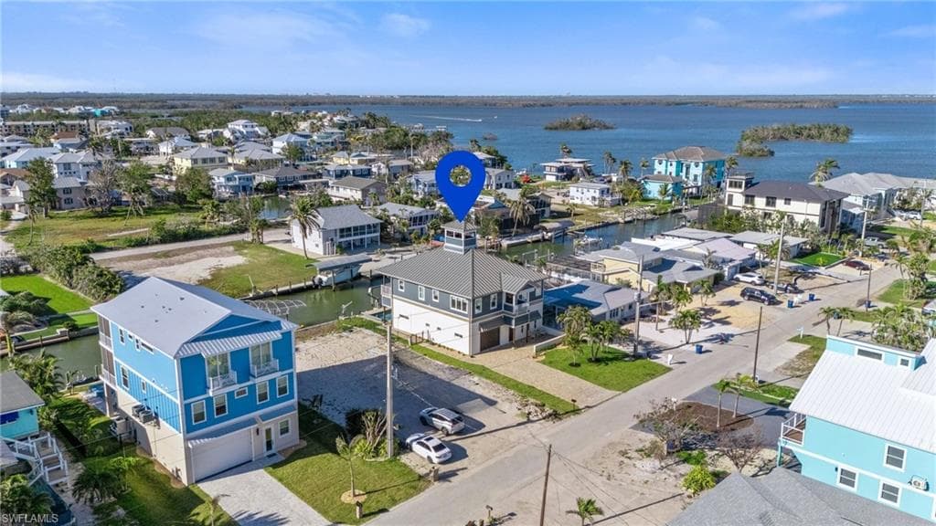 189 Curlew ST, FORT MYERS BEACH FL 33931-7