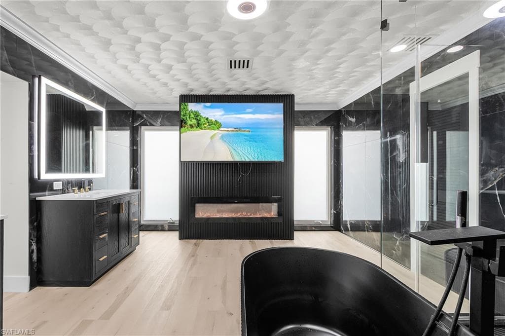 3931 W Riverside DR, FORT MYERS FL 33901-26