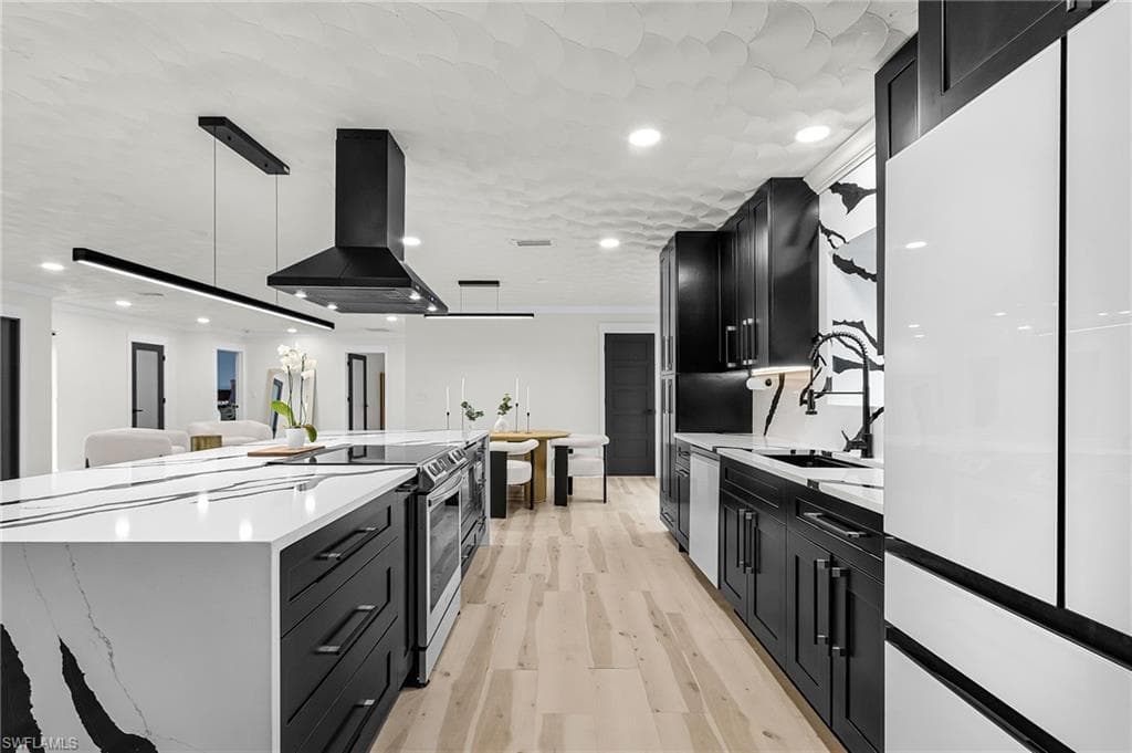 3931 W Riverside DR, FORT MYERS FL 33901-12