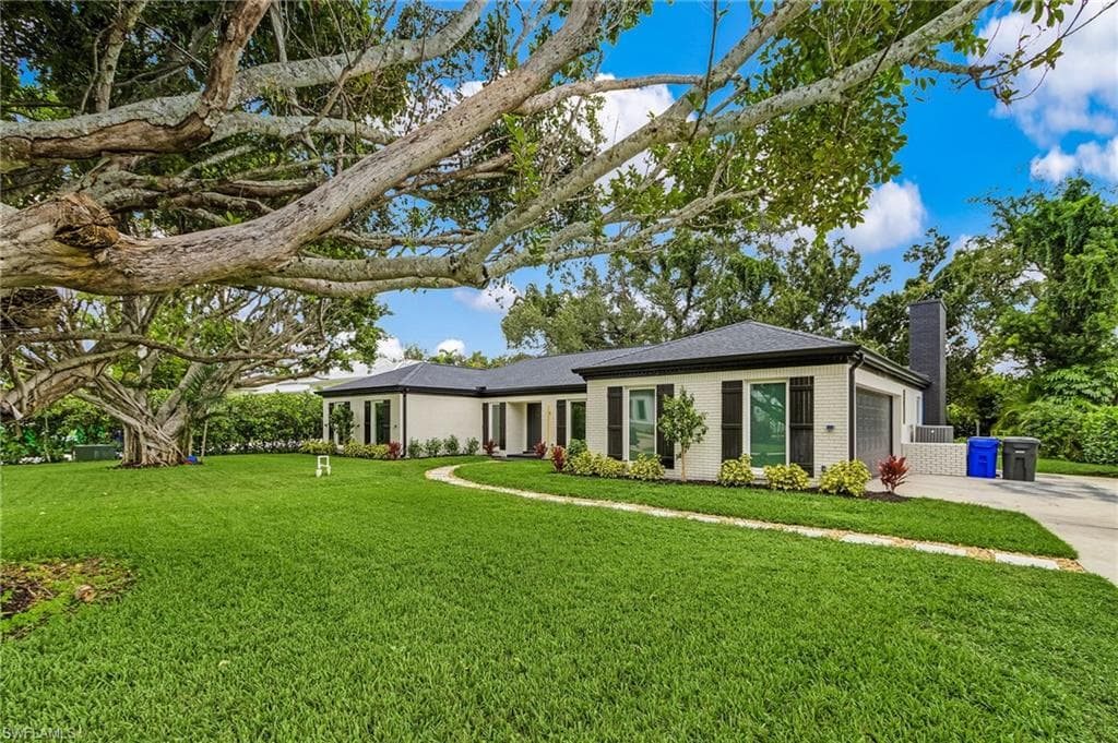 3931 W Riverside DR, FORT MYERS FL 33901-2