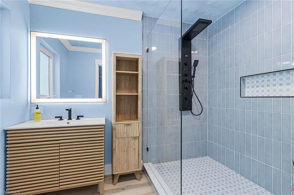 3931 W Riverside DR, FORT MYERS FL 33901-19