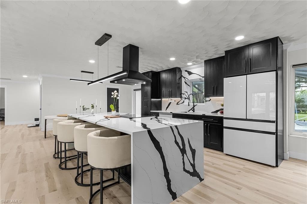 3931 W Riverside DR, FORT MYERS FL 33901-9