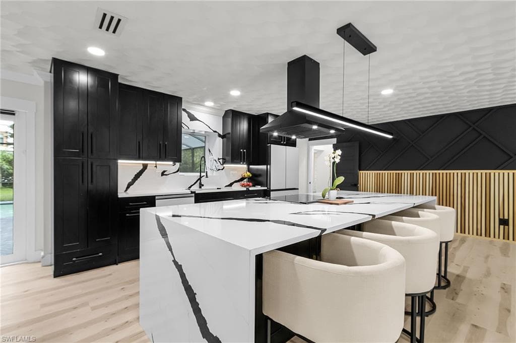 3931 W Riverside DR, FORT MYERS FL 33901-10