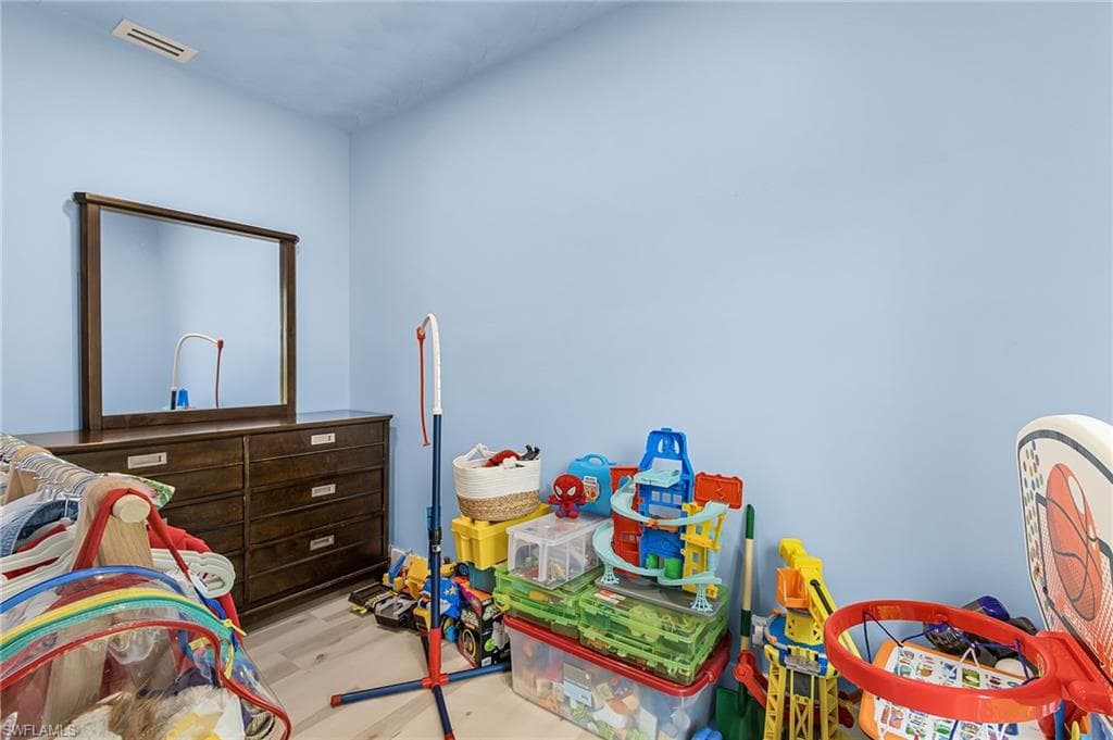 3931 W Riverside DR, FORT MYERS FL 33901-18