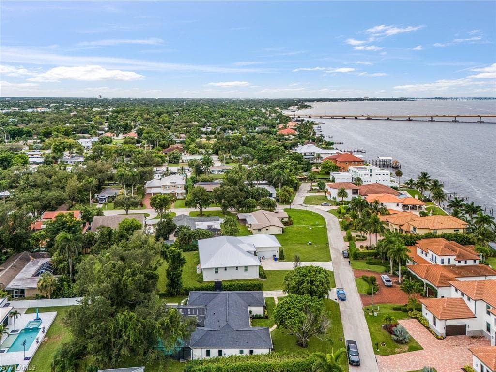 3931 W Riverside DR, FORT MYERS FL 33901-39