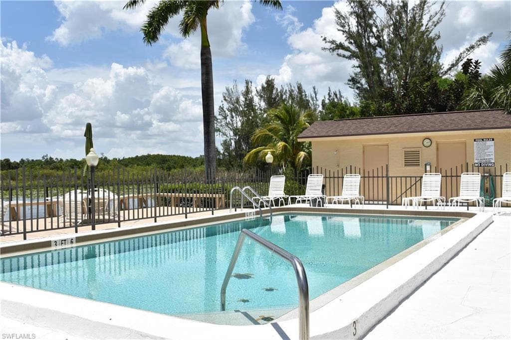 7116 Lakeridge CT # 103, FORT MYERS FL 33907-32