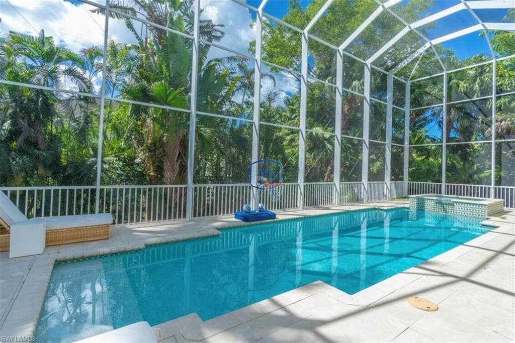 428 Rudder RD, NAPLES FL 34102-21