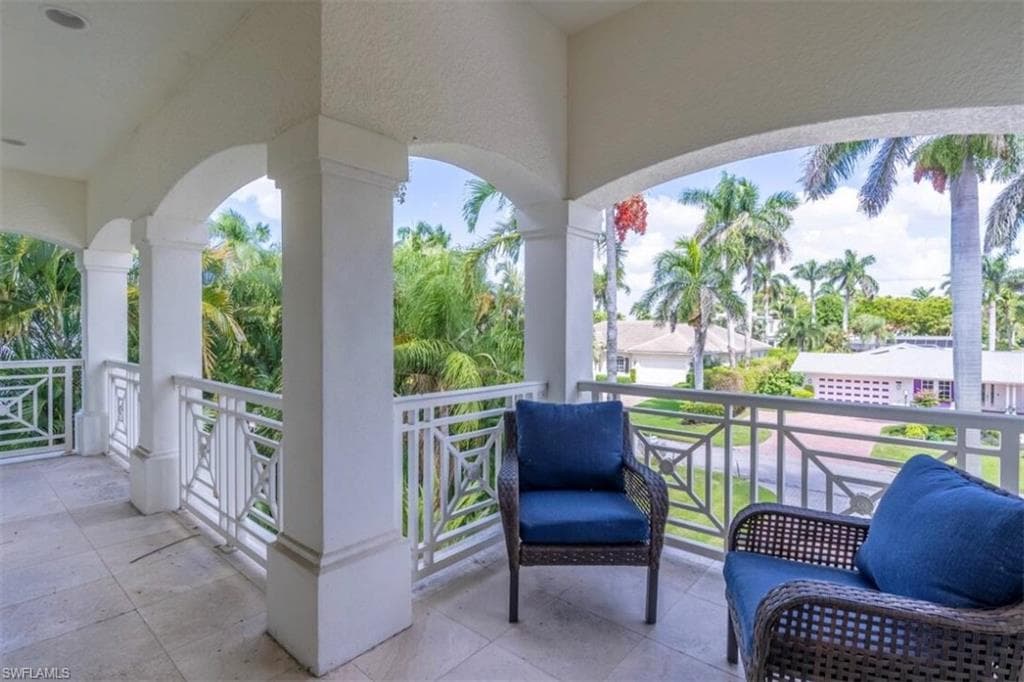 428 Rudder RD, NAPLES FL 34102-19