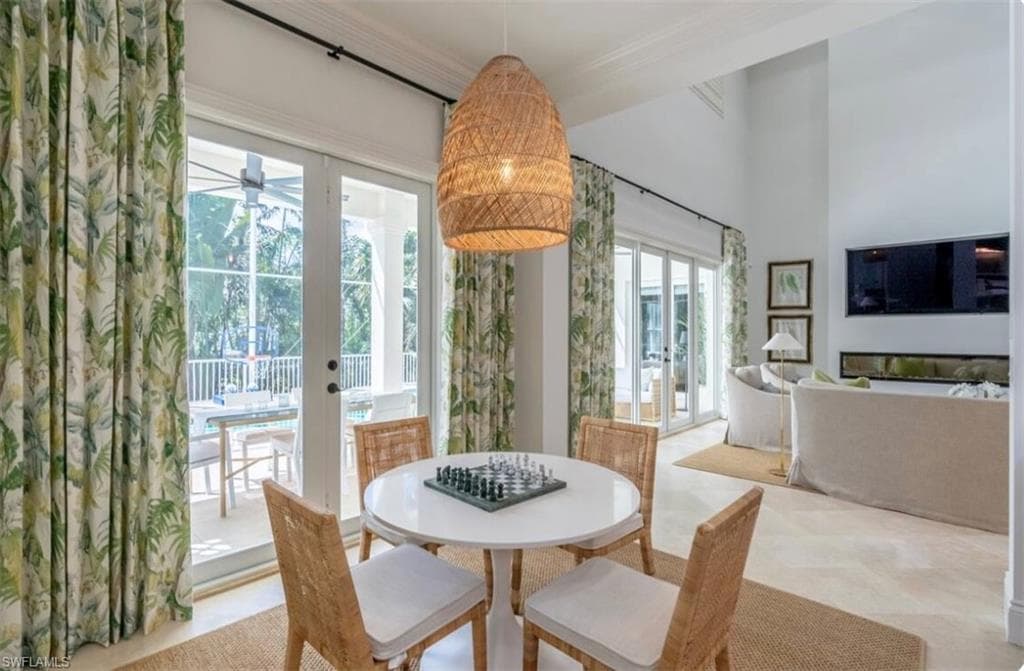 428 Rudder RD, NAPLES FL 34102-39