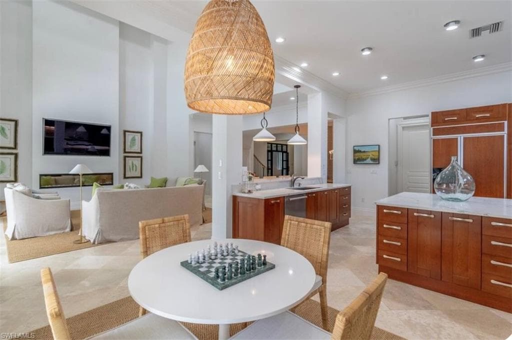 428 Rudder RD, NAPLES FL 34102-38