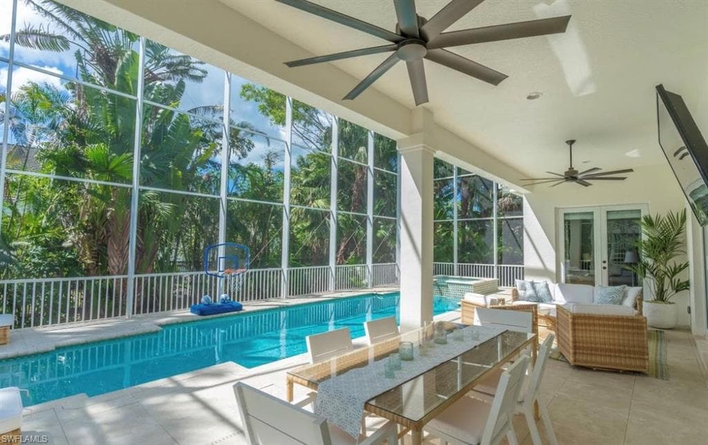 428 Rudder RD, NAPLES FL 34102-24