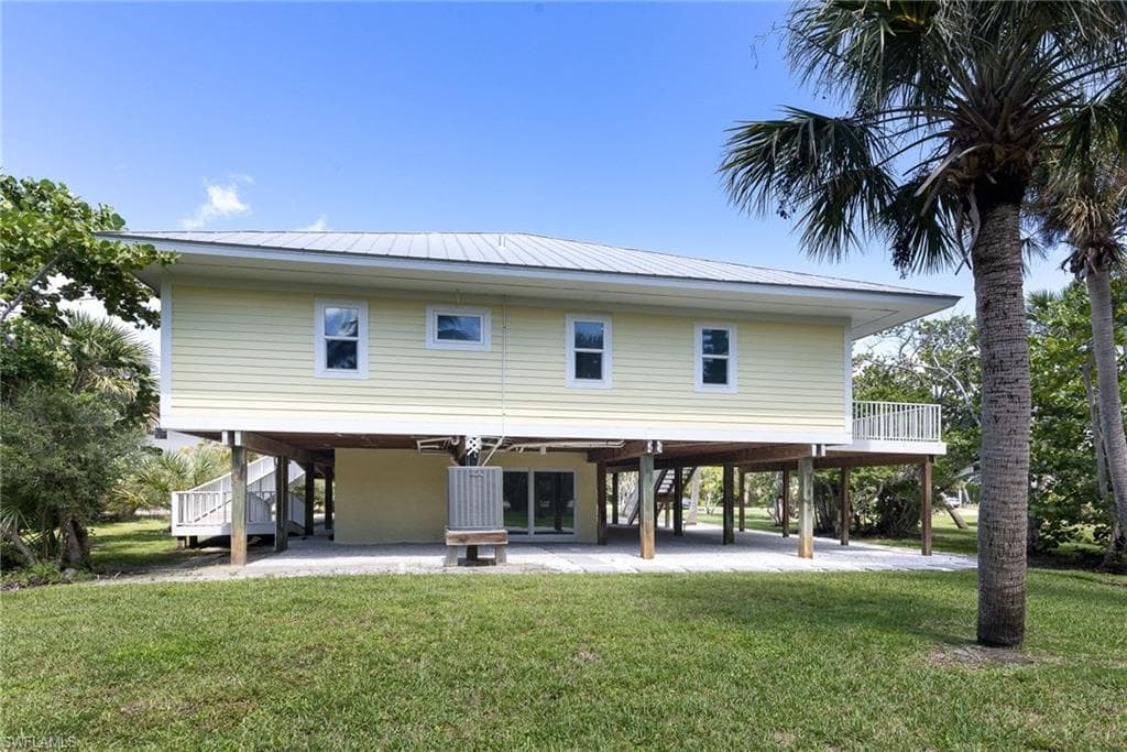 645 Oliva ST, SANIBEL FL 33957-2