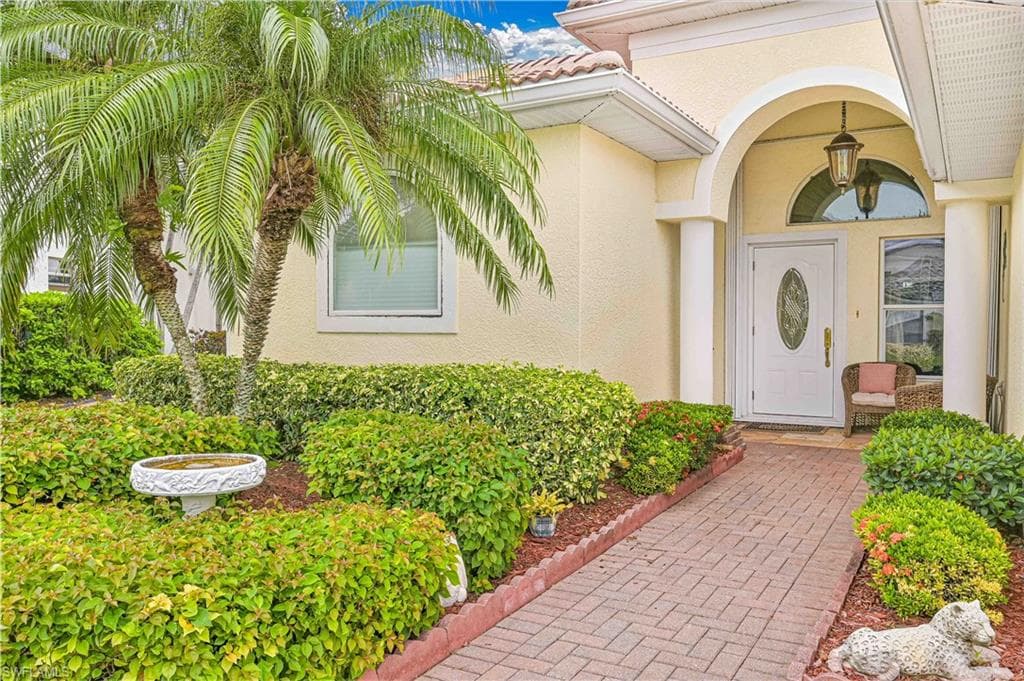 12585 Gemstone CT, FORT MYERS FL 33913-1