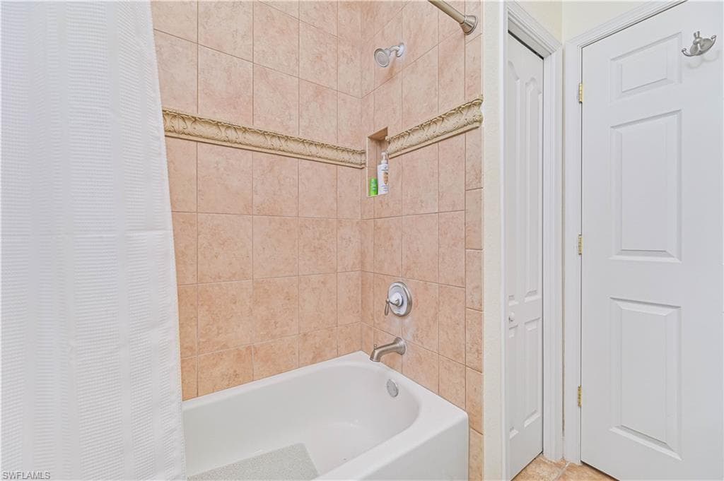 12585 Gemstone CT, FORT MYERS FL 33913-29
