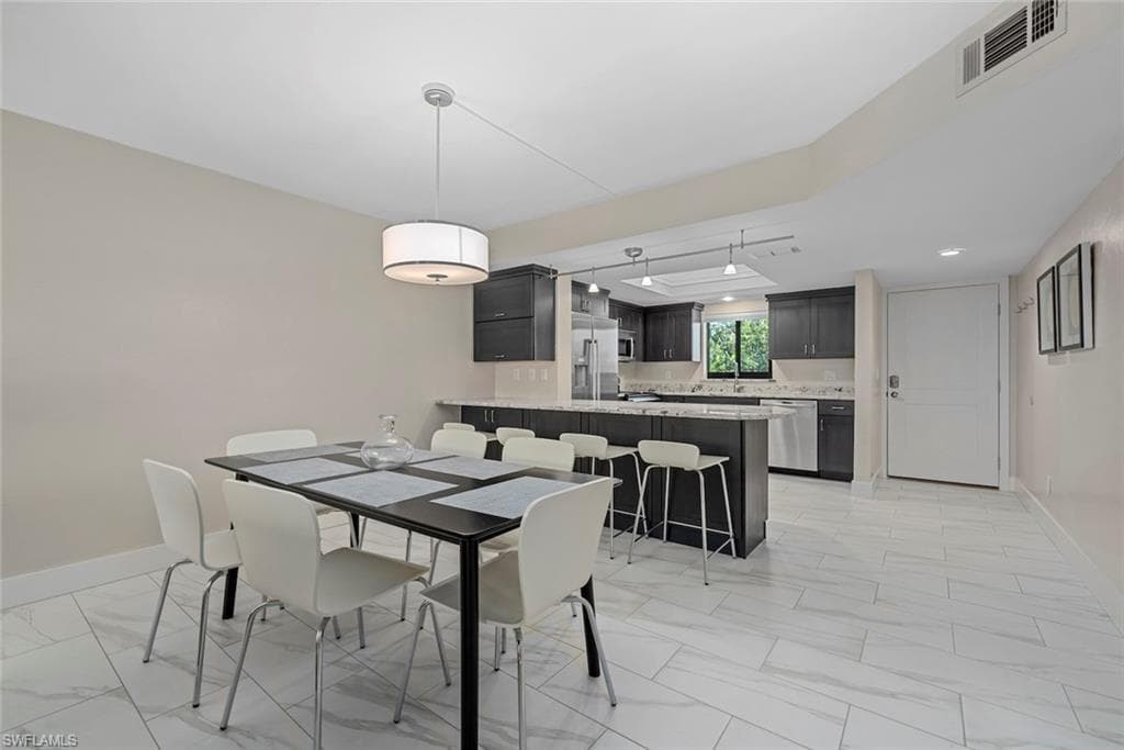 1919 Olde Middle Gulf DR # 502, SANIBEL FL 33957-13