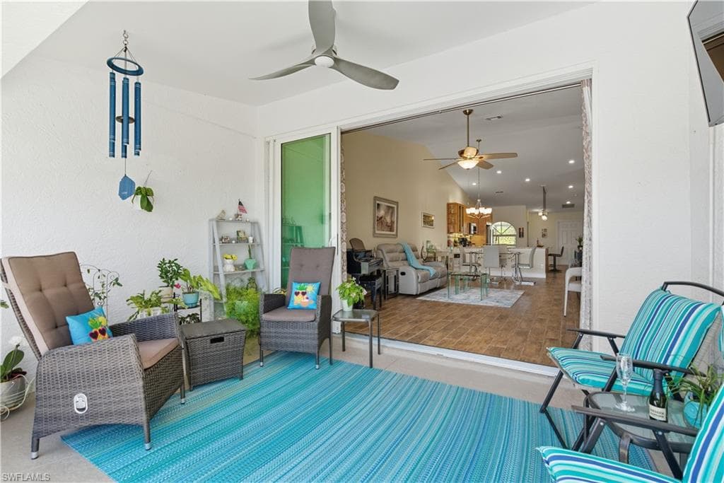 2266 Stacil CIR # 3, NAPLES FL 34109-32