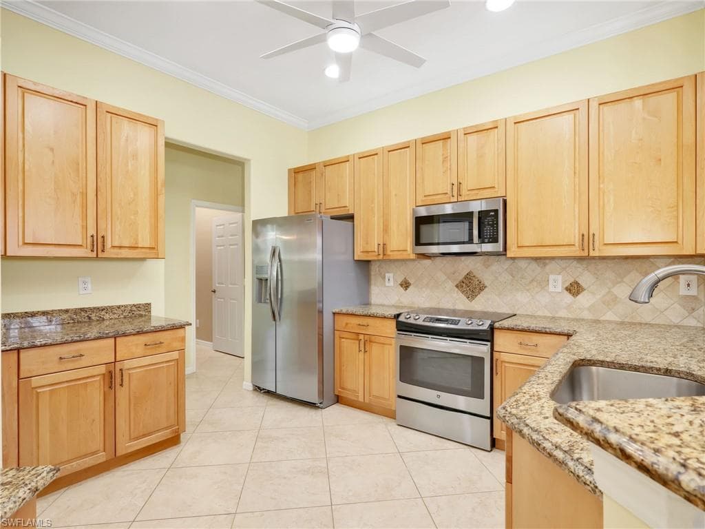 3274 Sturgeon Bay CT, NAPLES FL 34120-22