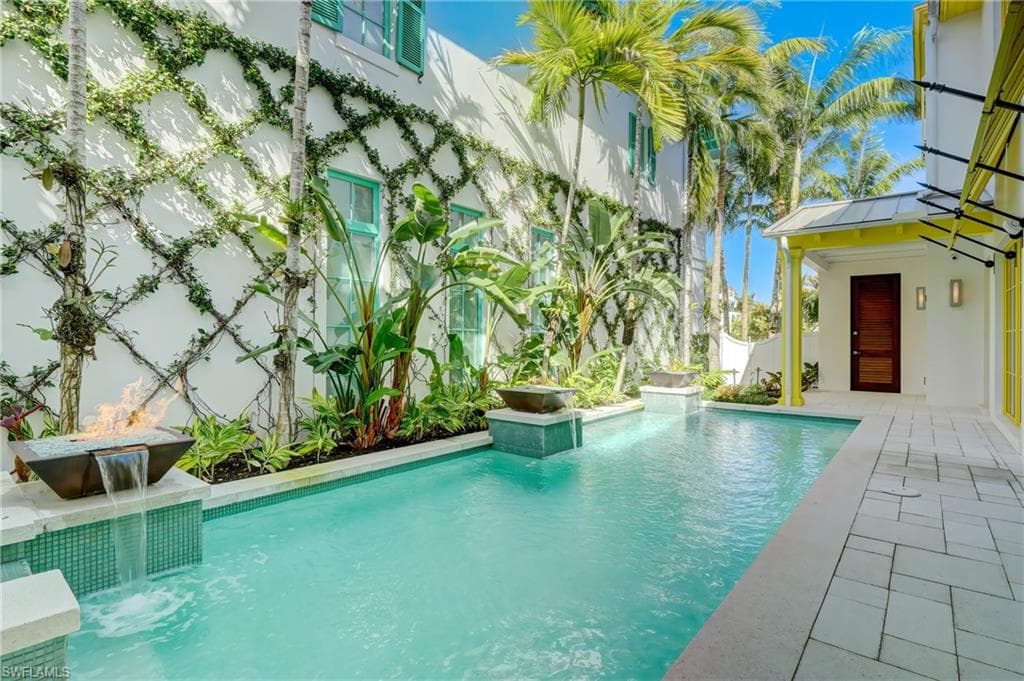 942 9th AVE S, NAPLES FL 34102-4