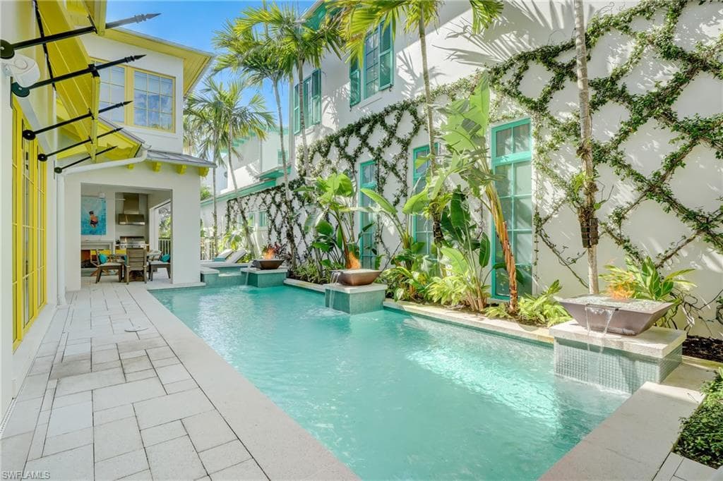 942 9th AVE S, NAPLES FL 34102-3
