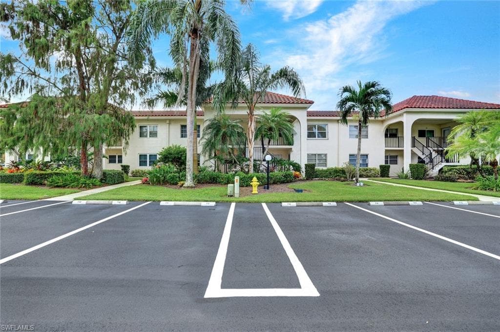 1055 Forest Lakes DR # F203, NAPLES FL 34105-16