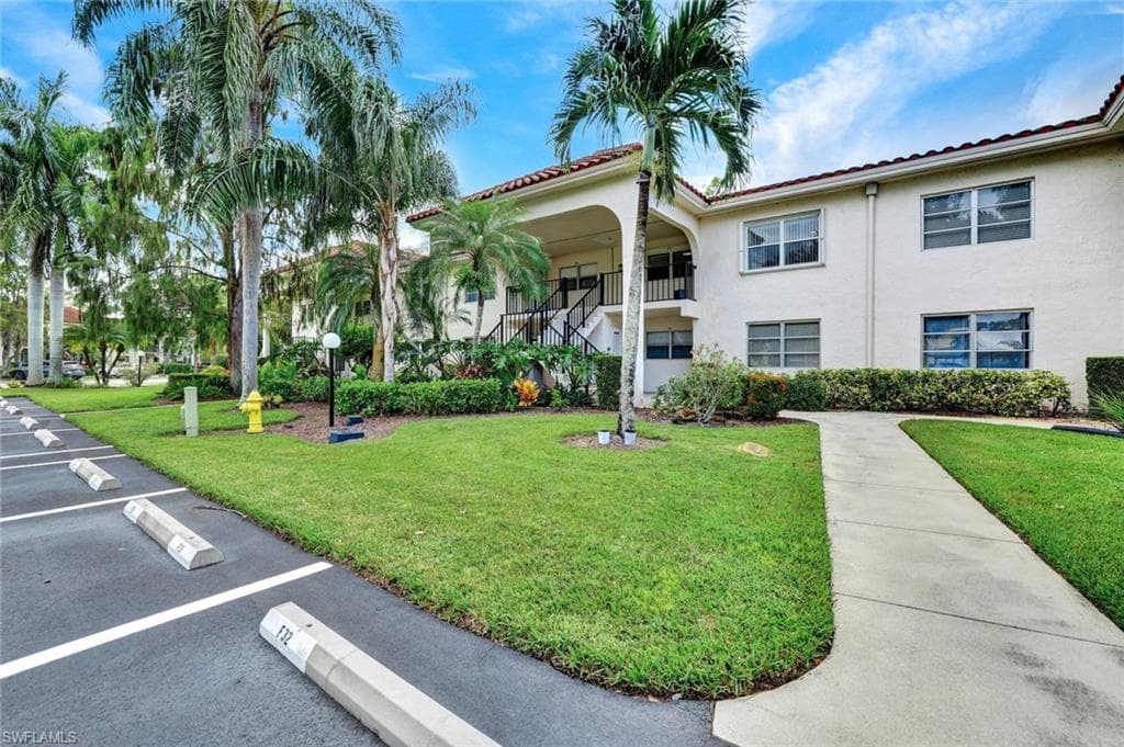 1055 Forest Lakes DR # F203, NAPLES FL 34105-15