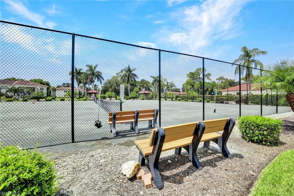 1055 Forest Lakes DR # F203, NAPLES FL 34105-21