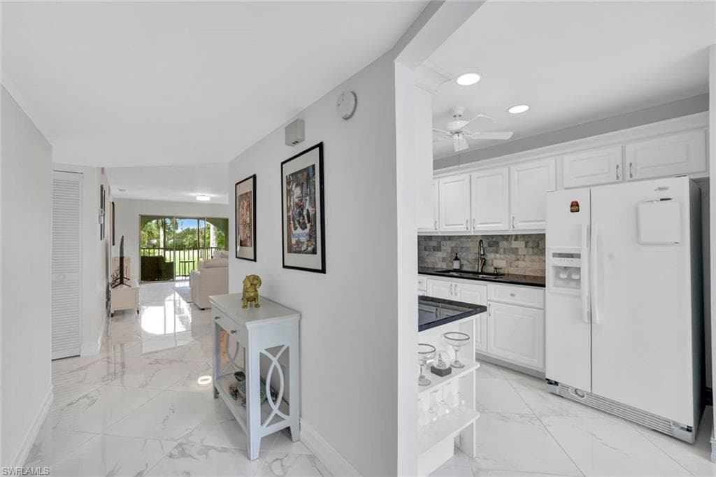 1055 Forest Lakes DR # F203, NAPLES FL 34105-4