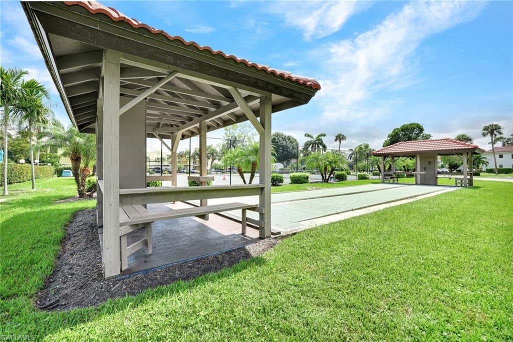 1055 Forest Lakes DR # F203, NAPLES FL 34105-19