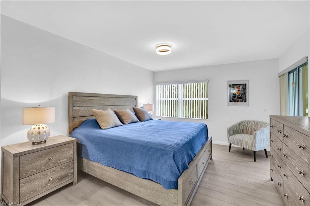 1055 Forest Lakes DR # F203, NAPLES FL 34105-8