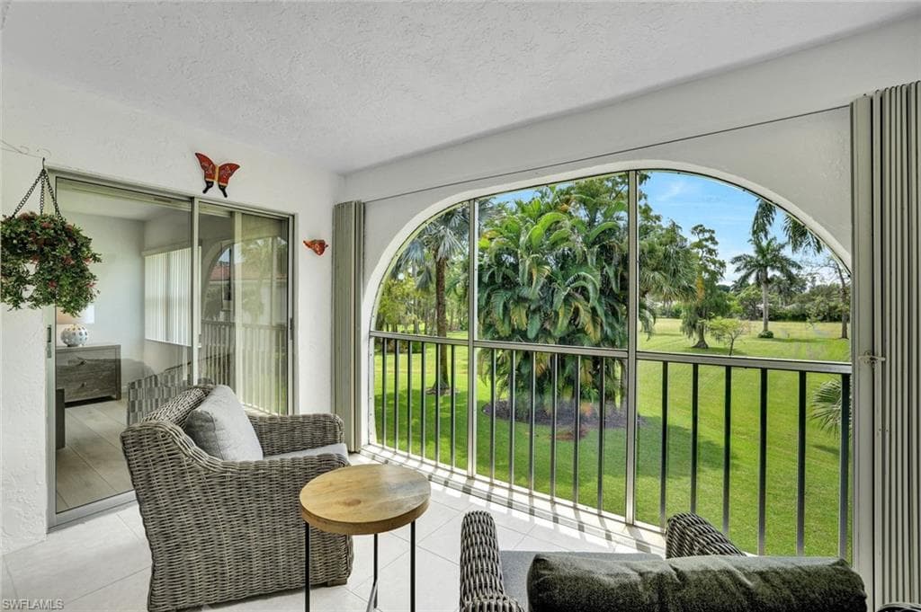 1055 Forest Lakes DR # F203, NAPLES FL 34105-14