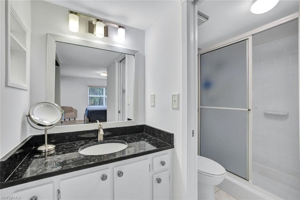 1055 Forest Lakes DR # F203, NAPLES FL 34105-10