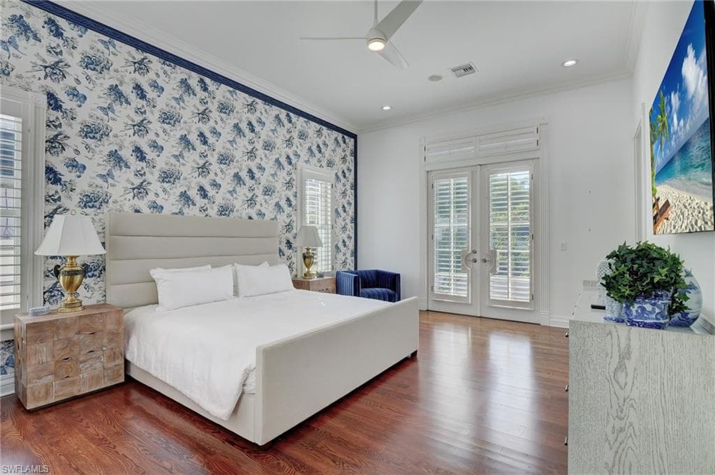 1551 Gulf Shore BLVD S, NAPLES FL 34102-22